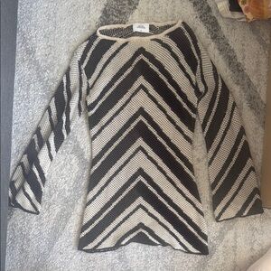 Striped Chevron Knit Sweater - Black & Cream